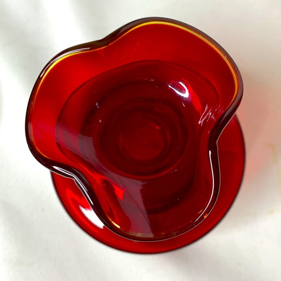Vintage Rainbow Glass Huntington West Virginia Ruby red vase with amber rim vase - Picture 4 of 7